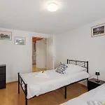 M B Homes Schlatt 1 *