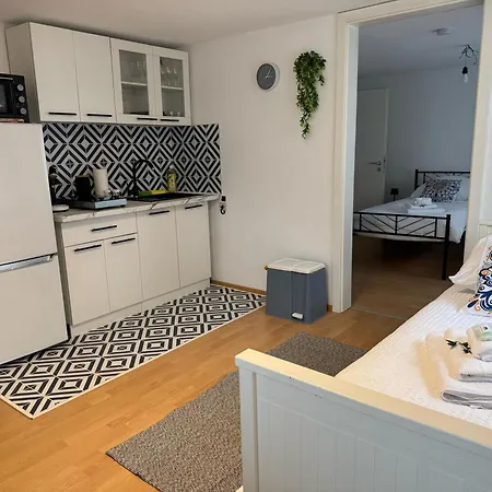 Apartment M B Homes Schlatt 1 *