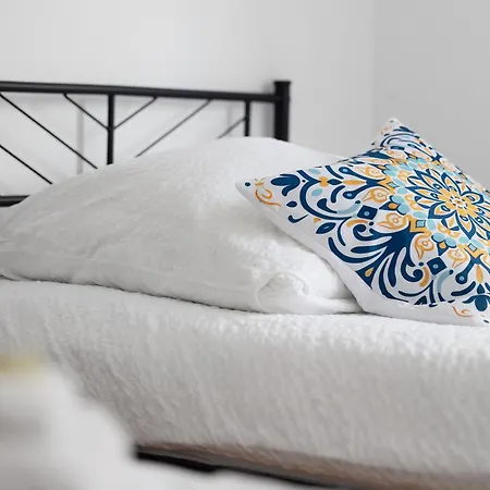 M B Homes Schlatt 1 アパート